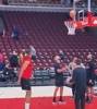 要把人笑死！看完TT这抛投水平，我感觉自己也能打NBA😂